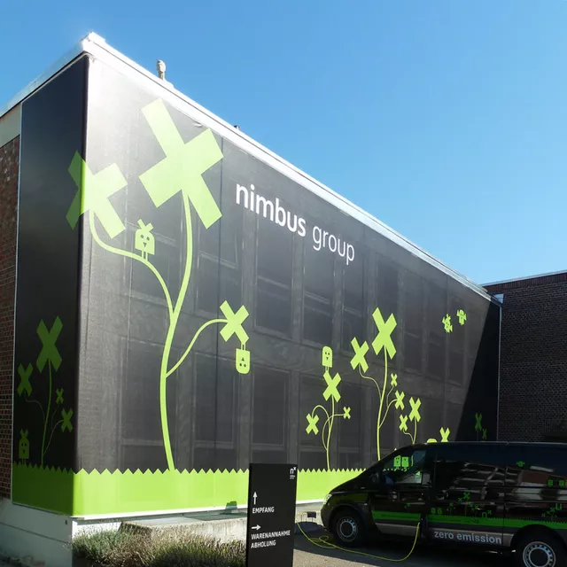 nimbus Banner Fassade