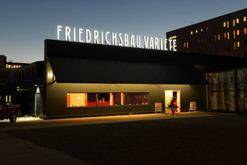 Friedrichsbau LED Reklame in Stuttgart