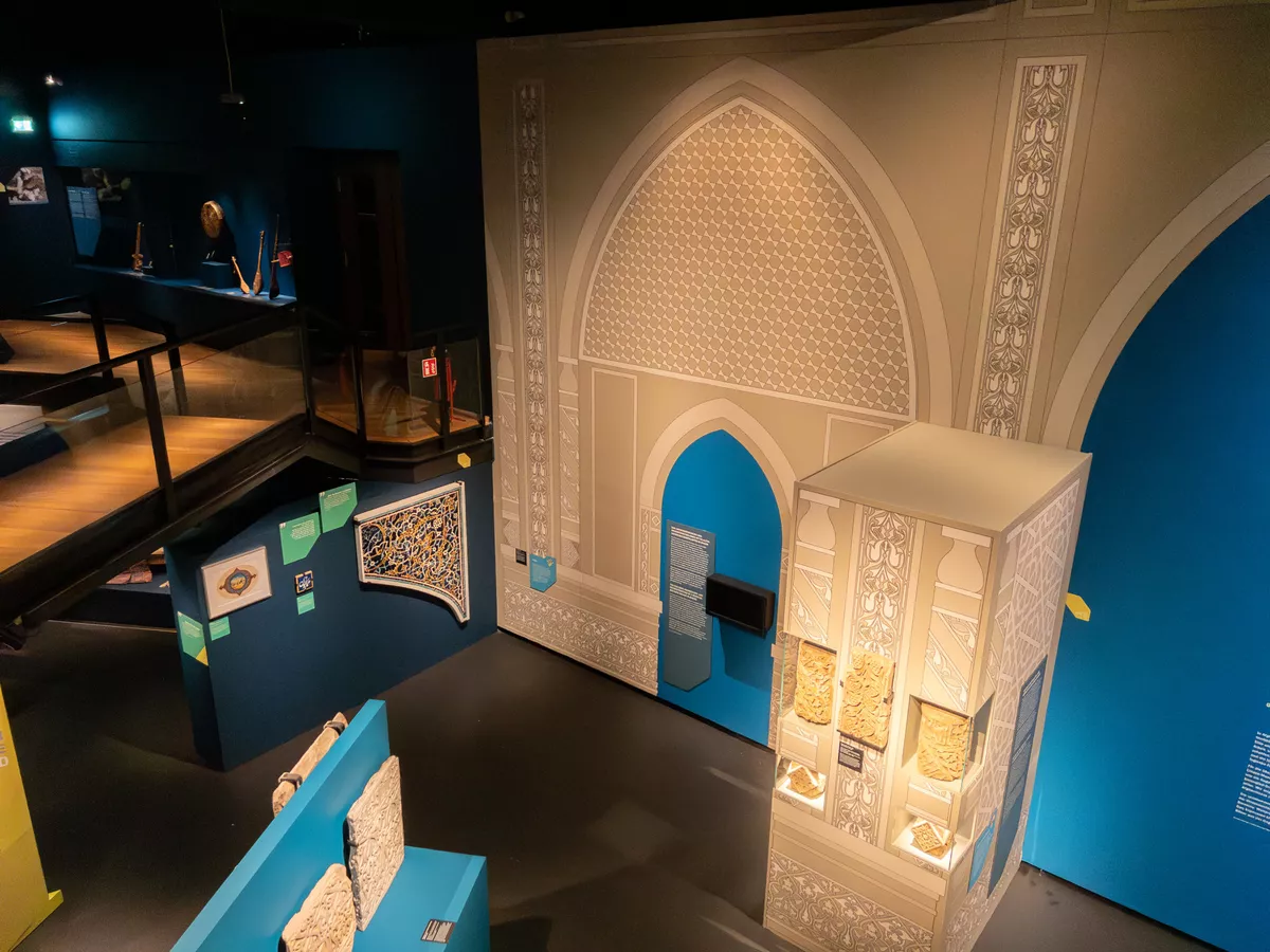 Afghanistan Ausstellung in Stuttgart mit großen Tapeten