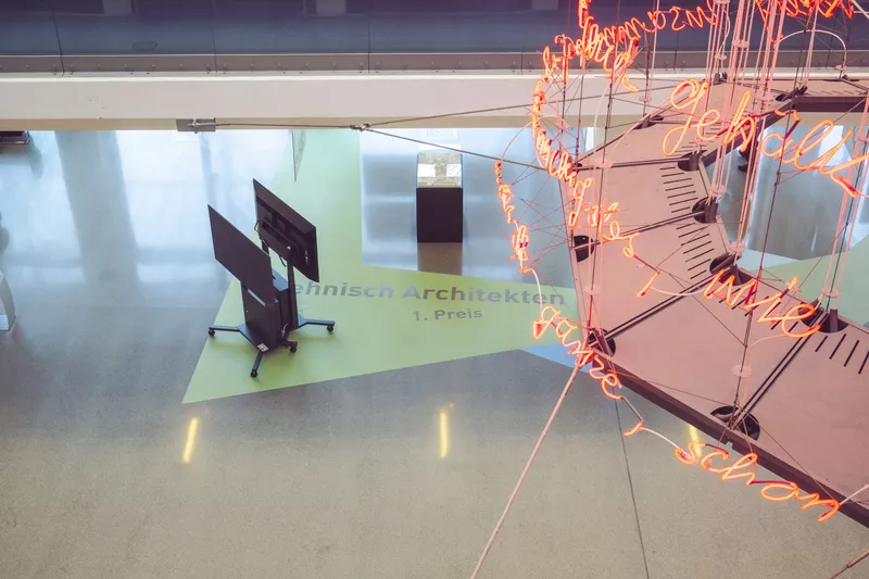 Blick aud die Ausstellung in der Versicherungskammer in München