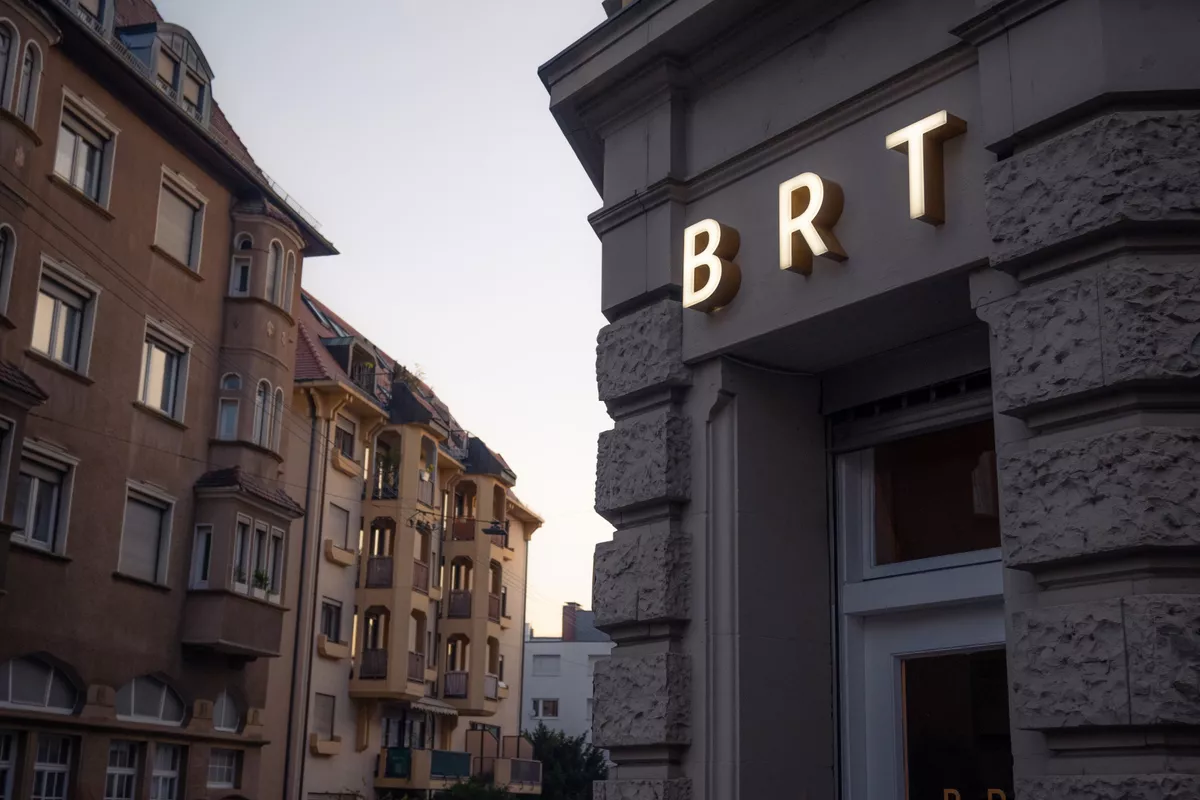 Leuchtreklame stuttgart Cafes und Bars