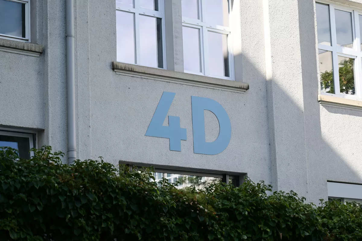 Campus Wangen Dibond Hausnummer