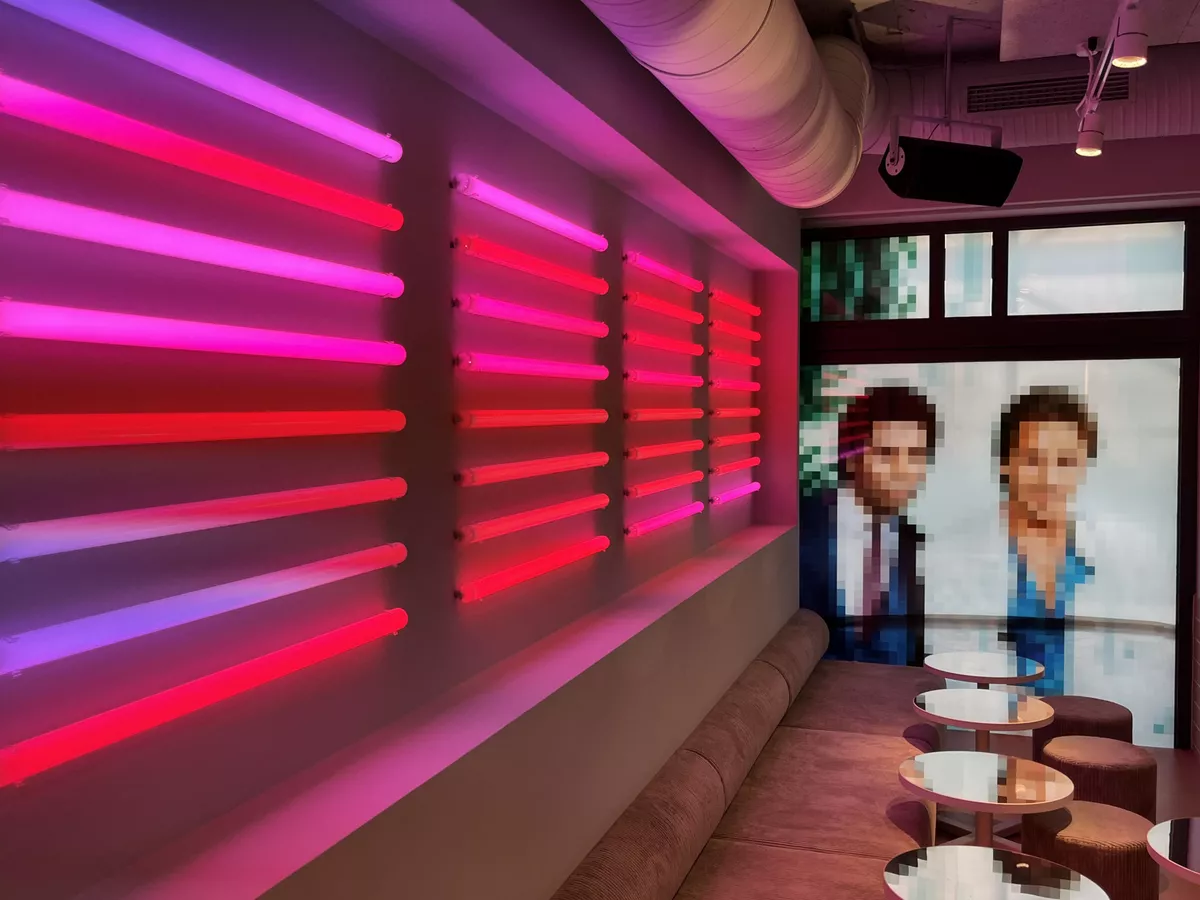 LED Röhren als Lichtinstallation