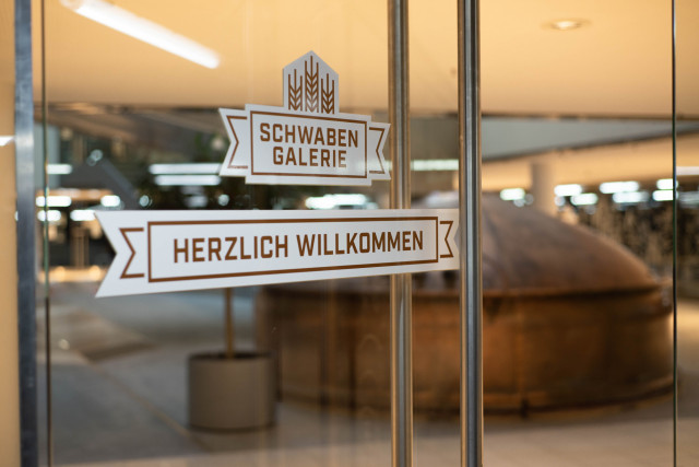 Stuttgart Schwabengalerie Verklebung von Digital Druck Einkaufszentrum