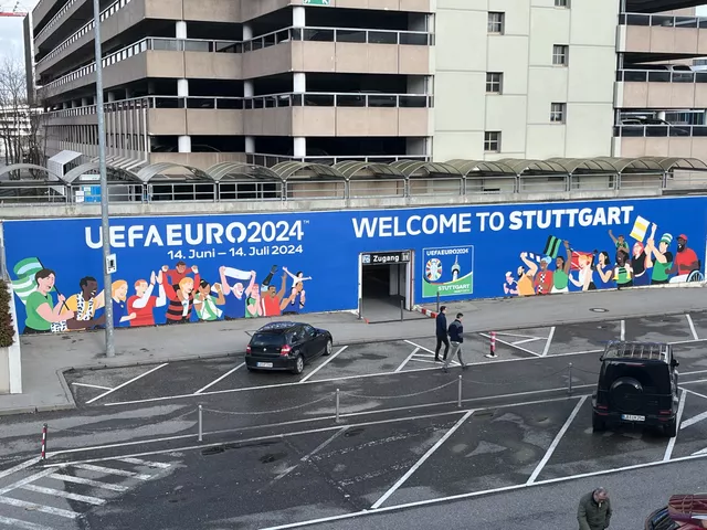 UEFA 2024 Banner am Flughafen Stuttgart